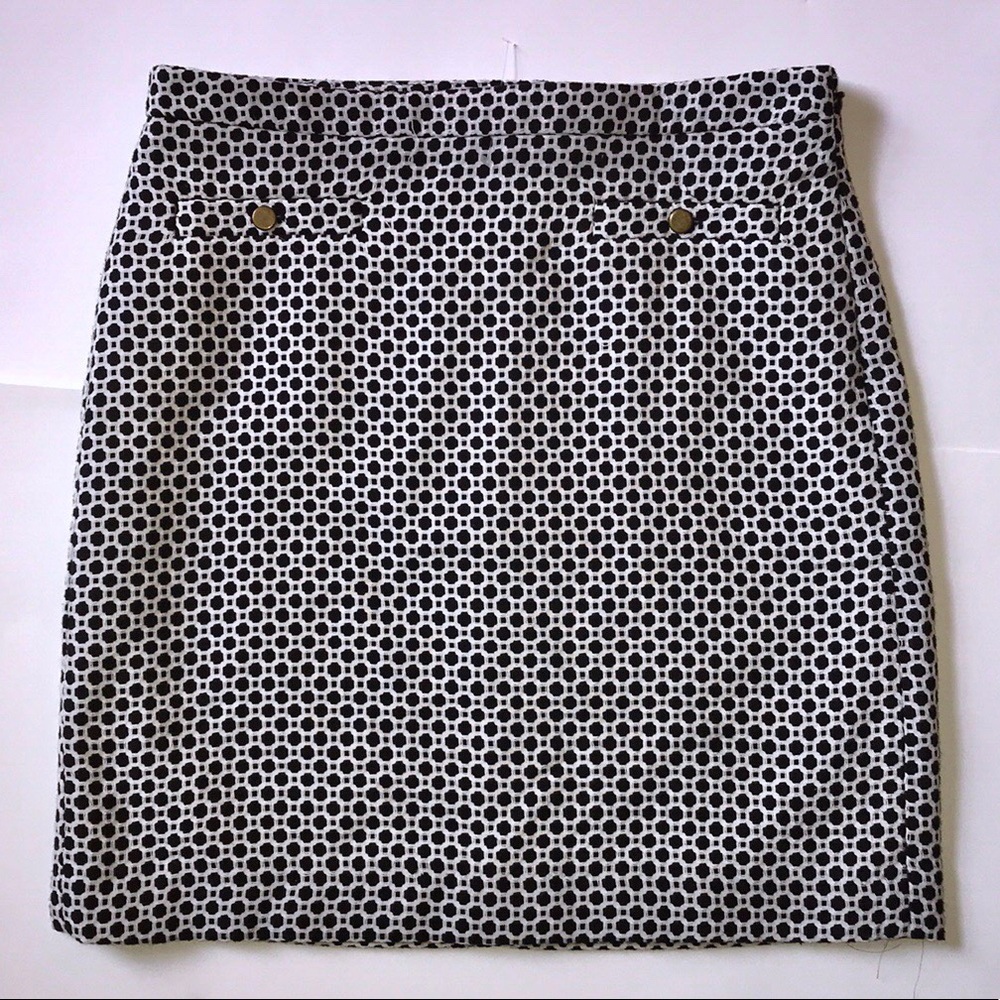 Ann Taylor LOFT | Black and White Pattern Skirt